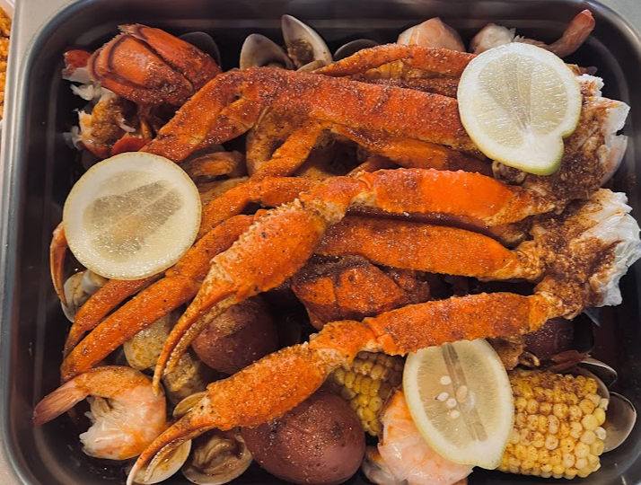 Juicy Seafood- Sarasota signature dishes 1 Lb Snow Crab Legs1 Lb Shrimp(no Head)Fried Catfish Basket (4)